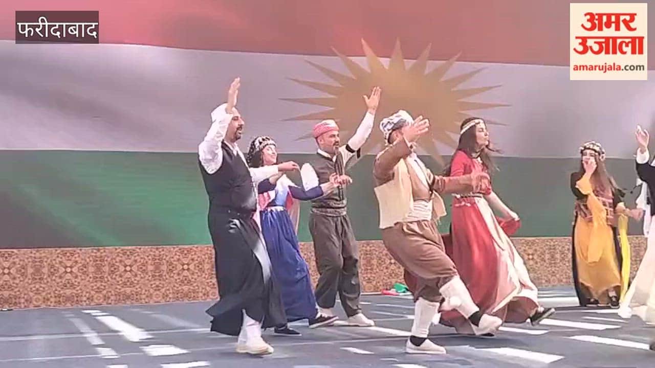 Iraqi artists performing dance at Faridabad Surajkund Mela