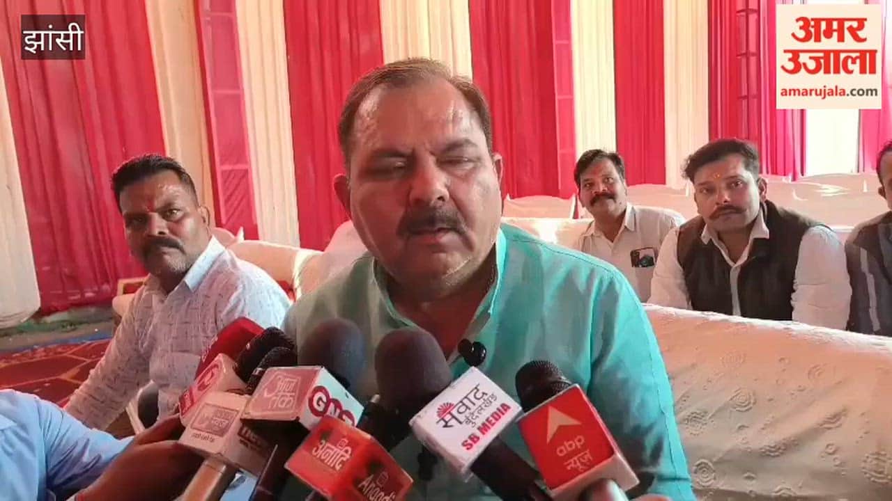 VIDEO: MLA Ravi Sharma will soon take charge of traffic management in Jhansi, wearing a cap and blowing a whistle