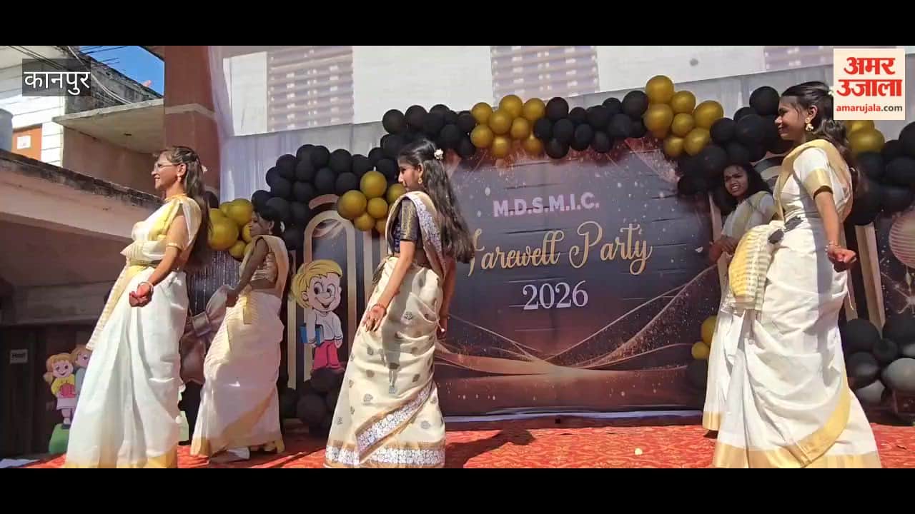 Farewell ceremony held for high school and intermediate students