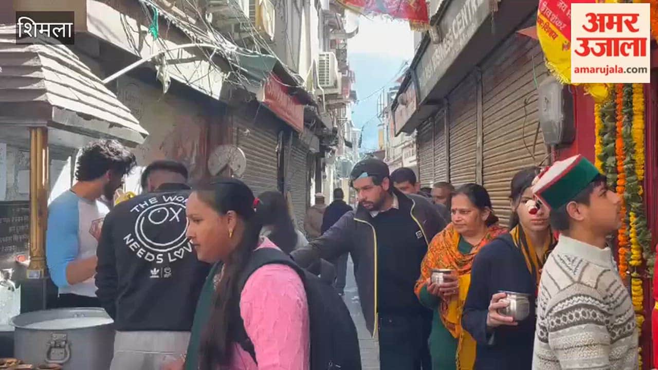 Crowds of devotees gathered at the Shiva temple located in Shimla Middle Bazaar