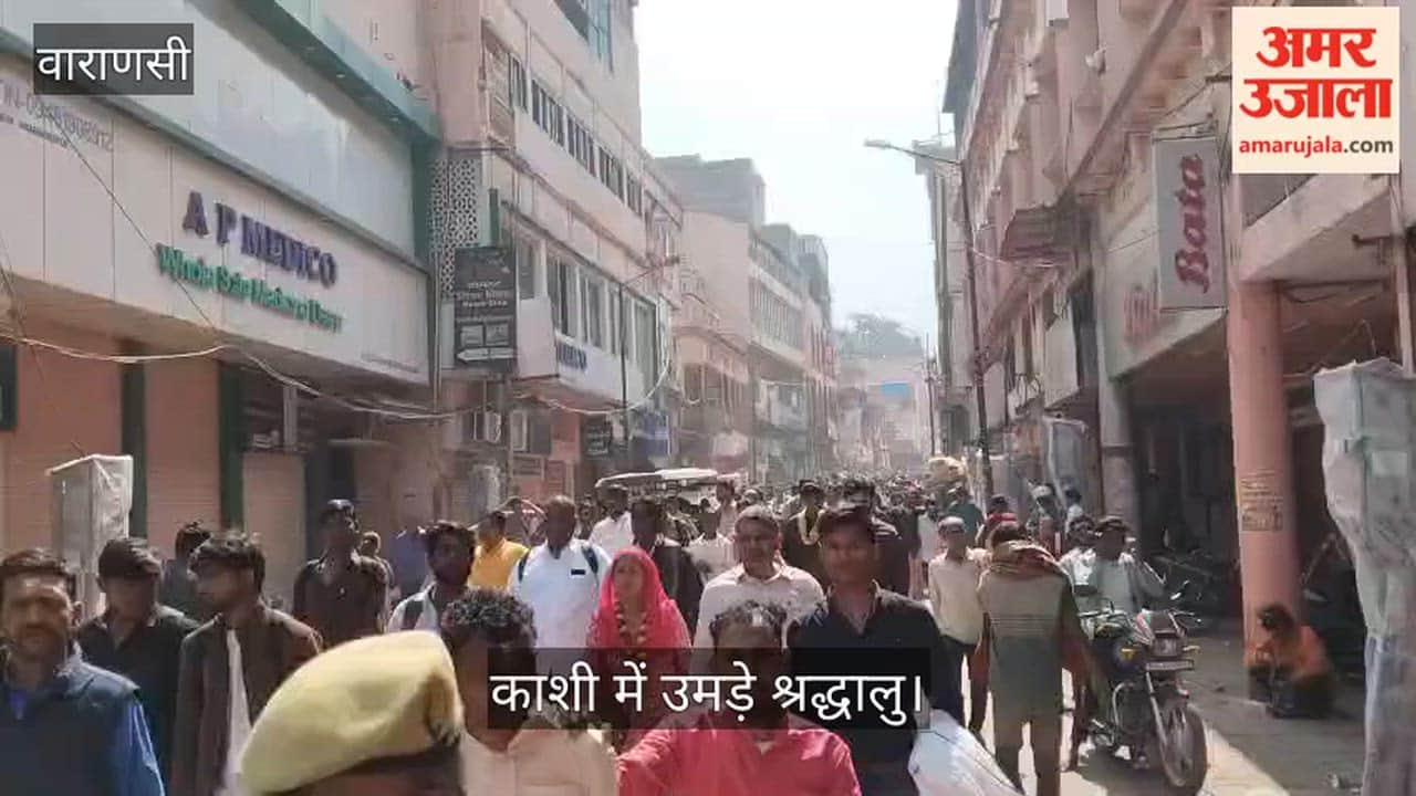 Devotees throng Kashi on Mahashivratri