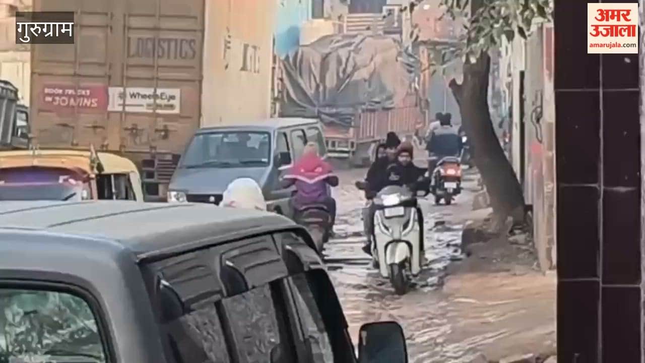 Road filled with water in Ashok Vihar in gurugram
