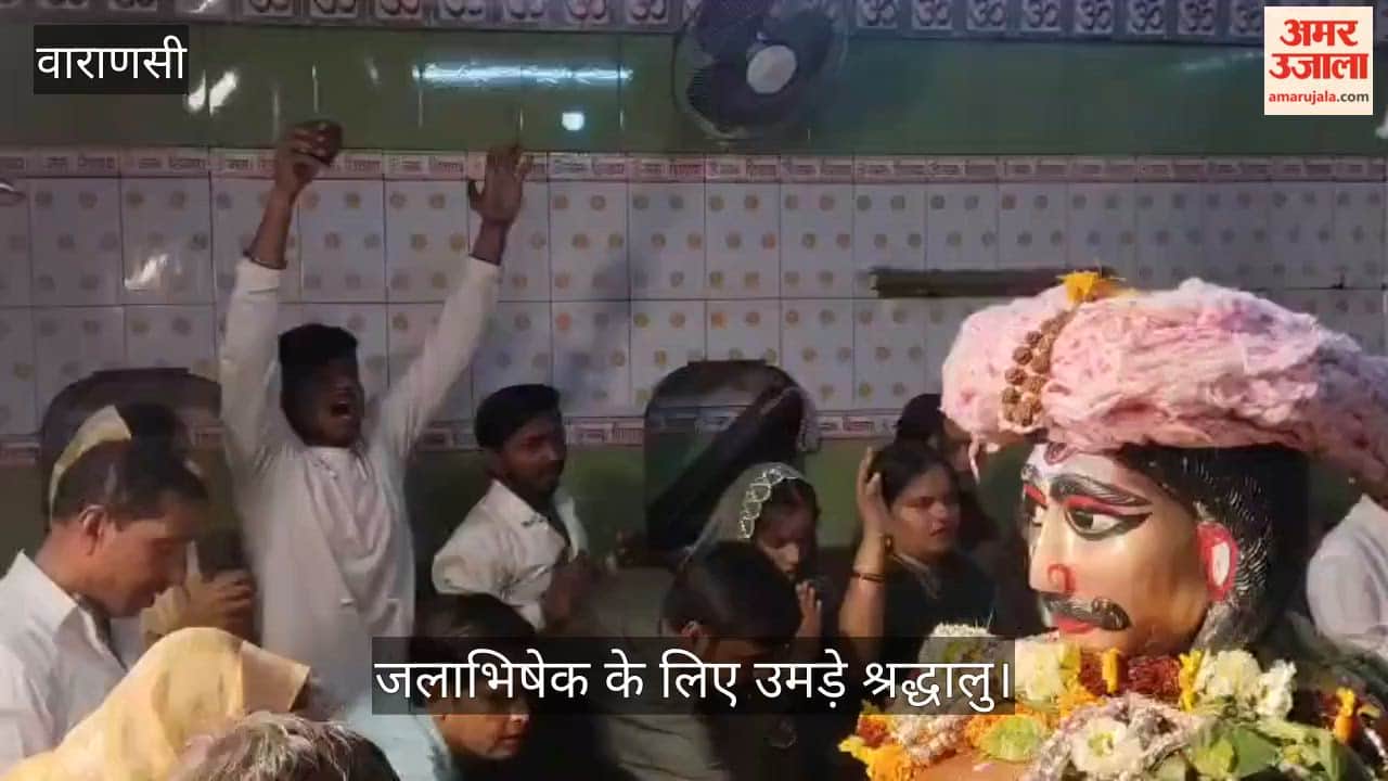 Devotees throng Tilbhandeshwar Mahadev Temple on Mahashivratri to offer water