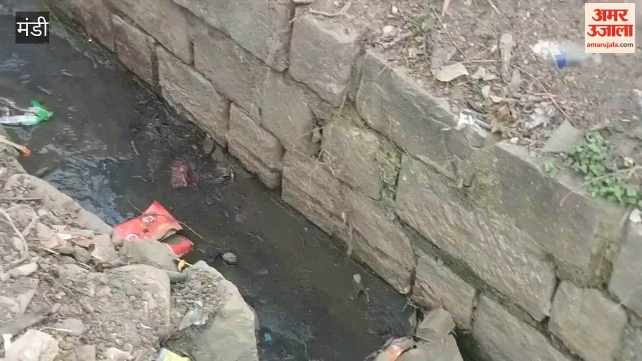 Mandi Dirt-filled drains are inviting diseases, children are forced to go to school with their noses closed