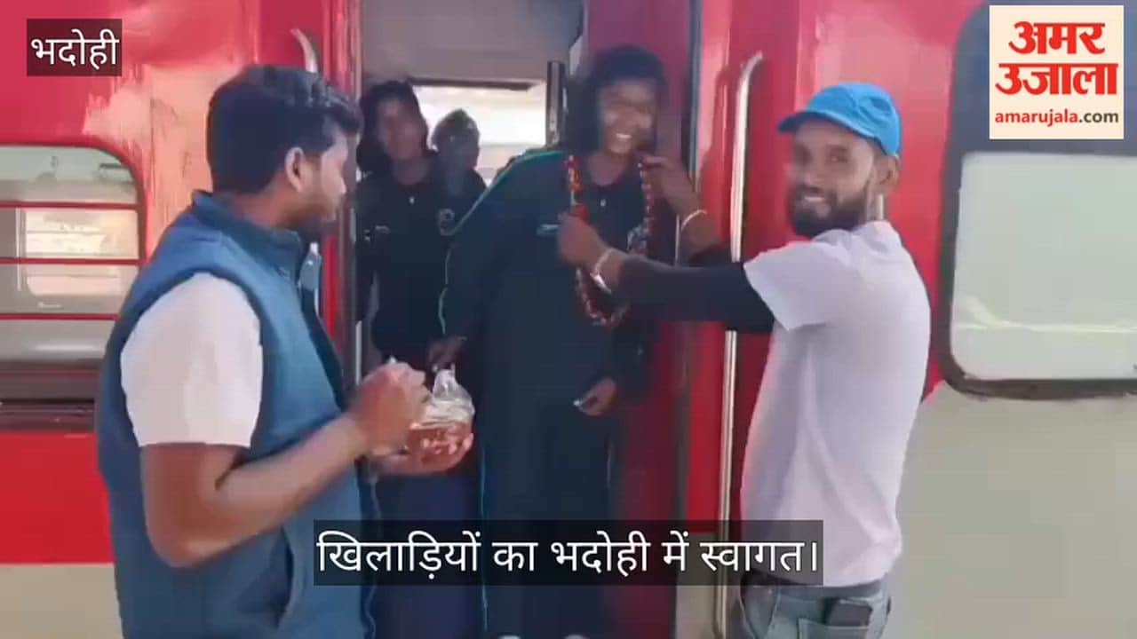 Kho-kho players returning from Odisha welcomed in Bhadohi