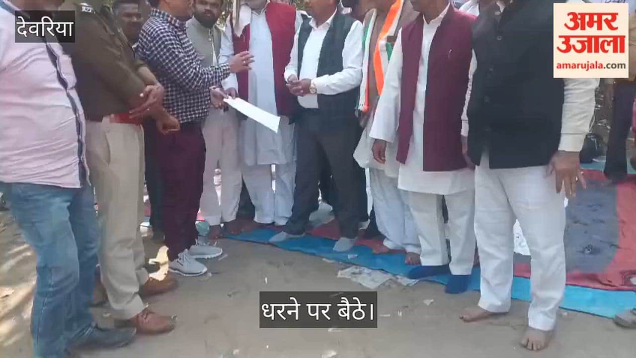 Kirti Chakra winner and father of martyr Anshuman Singh sits on protest