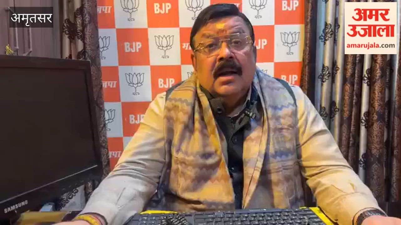 Former MP Shwet Malik targeted Congress