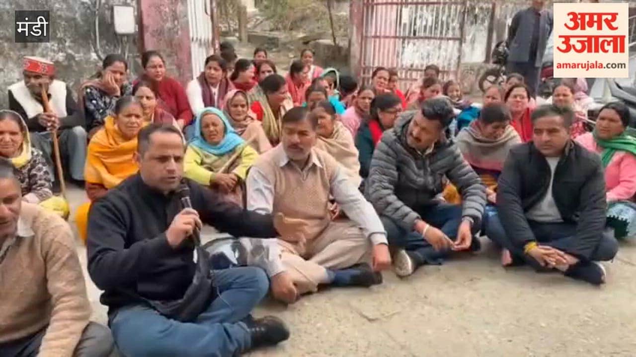 Mandi People enraged over the order to close the historic Shanan Post Office, warned of boycotting the postal department