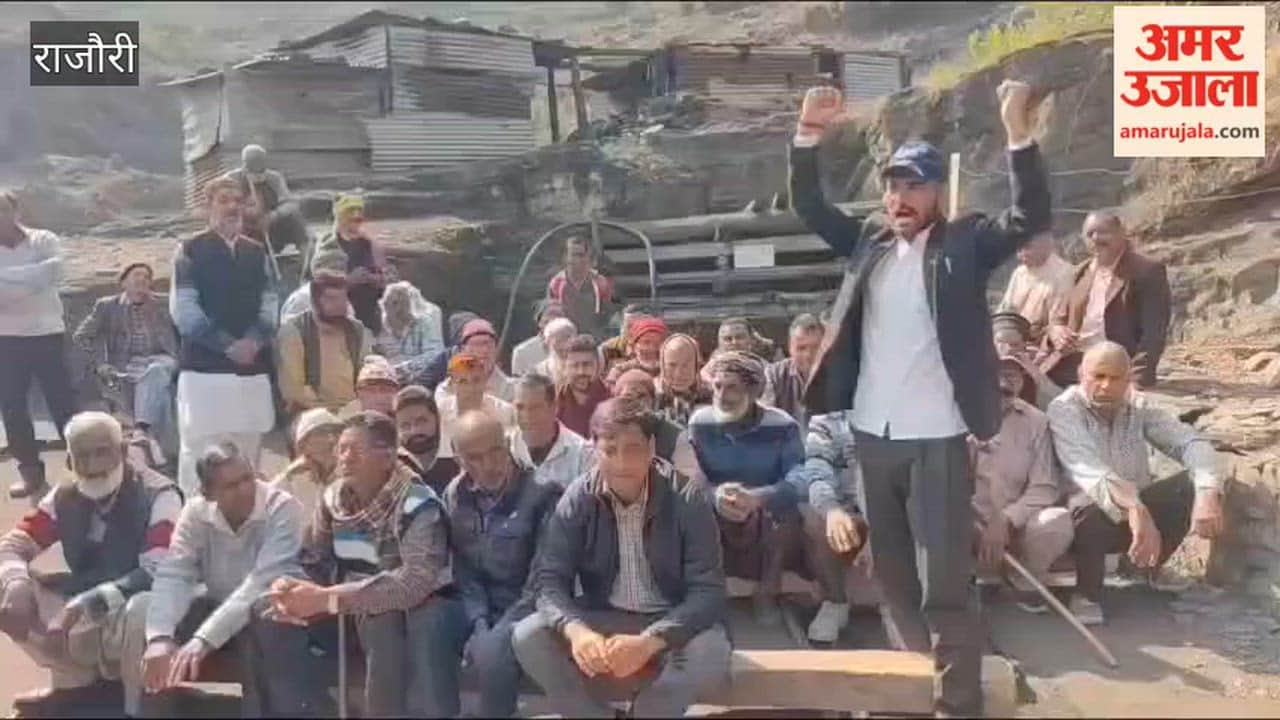 Retired coal mine workers stage a strong protest in Kalakot