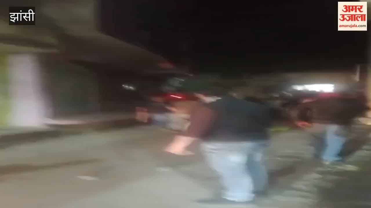 A young man who came to intervene was stabbed with a knife, SP City Preeti Singh gives information about the case.