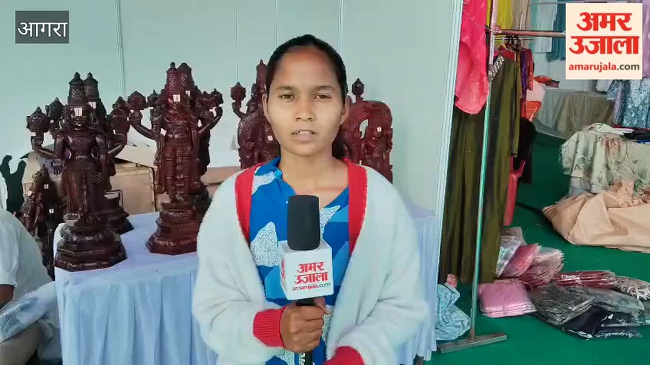 Red Sandalwood Tirupati Balaji Idols Draw Attention at Taj Mahotsav