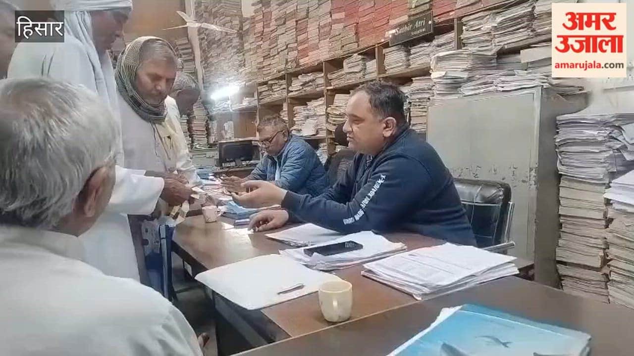 Pension stuck in Hisar due to non-functioning of Laado Laxmi app