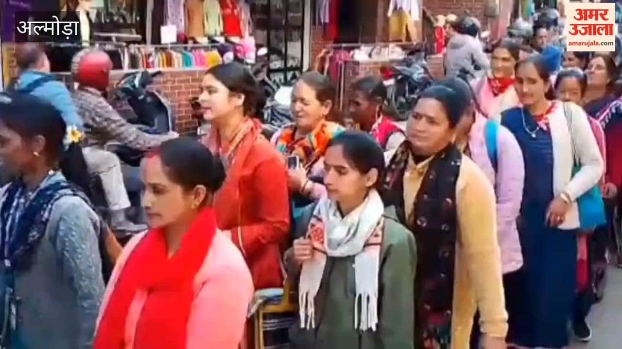 Anganwadi workers protested by taking out a procession in the city