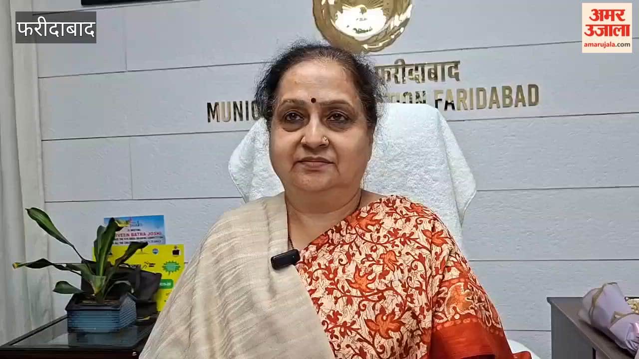 Mayor distributed essential items among cleaning workers in Faridabad