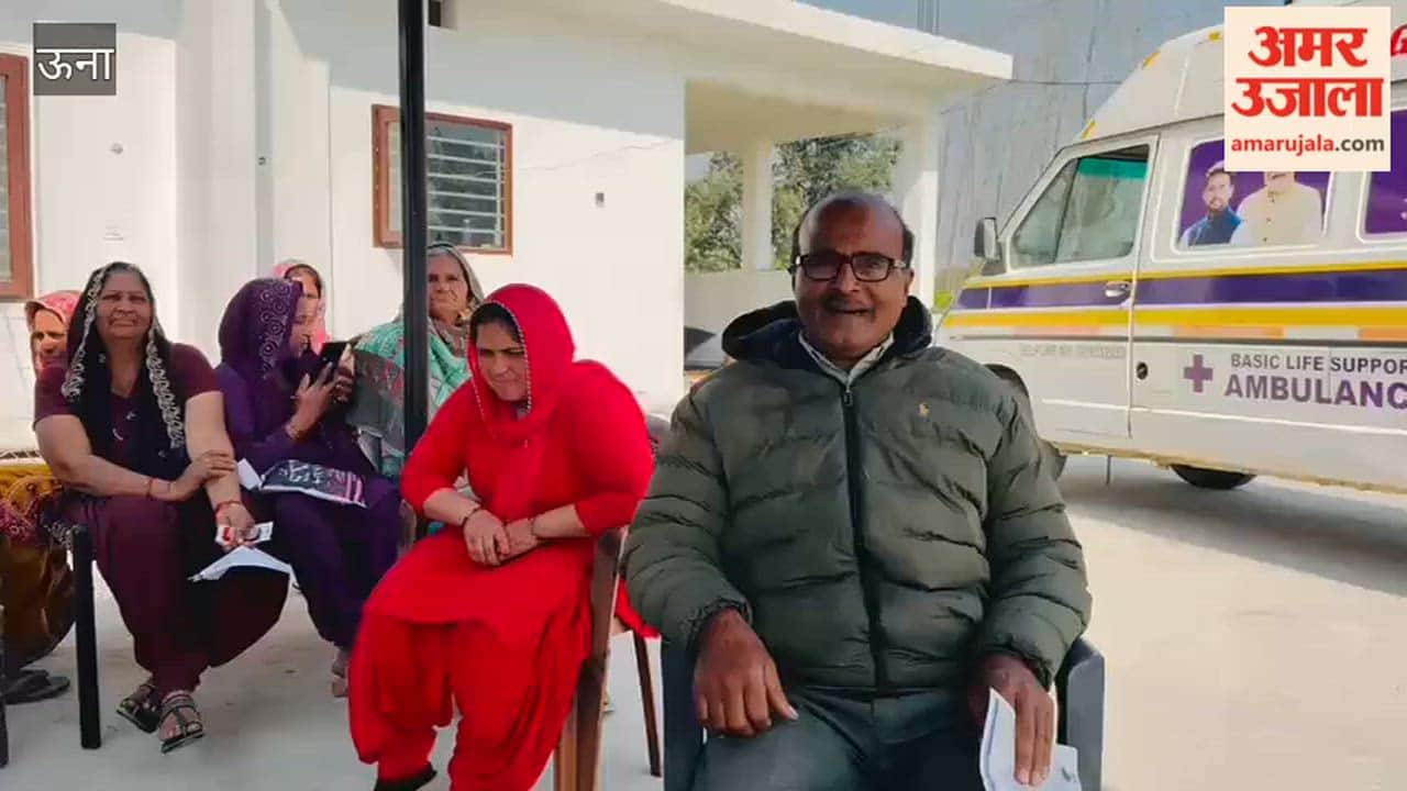 Una Ashwani Kumar who reached the health camp organized in Lower Pandoga, praised the MP mobile health service