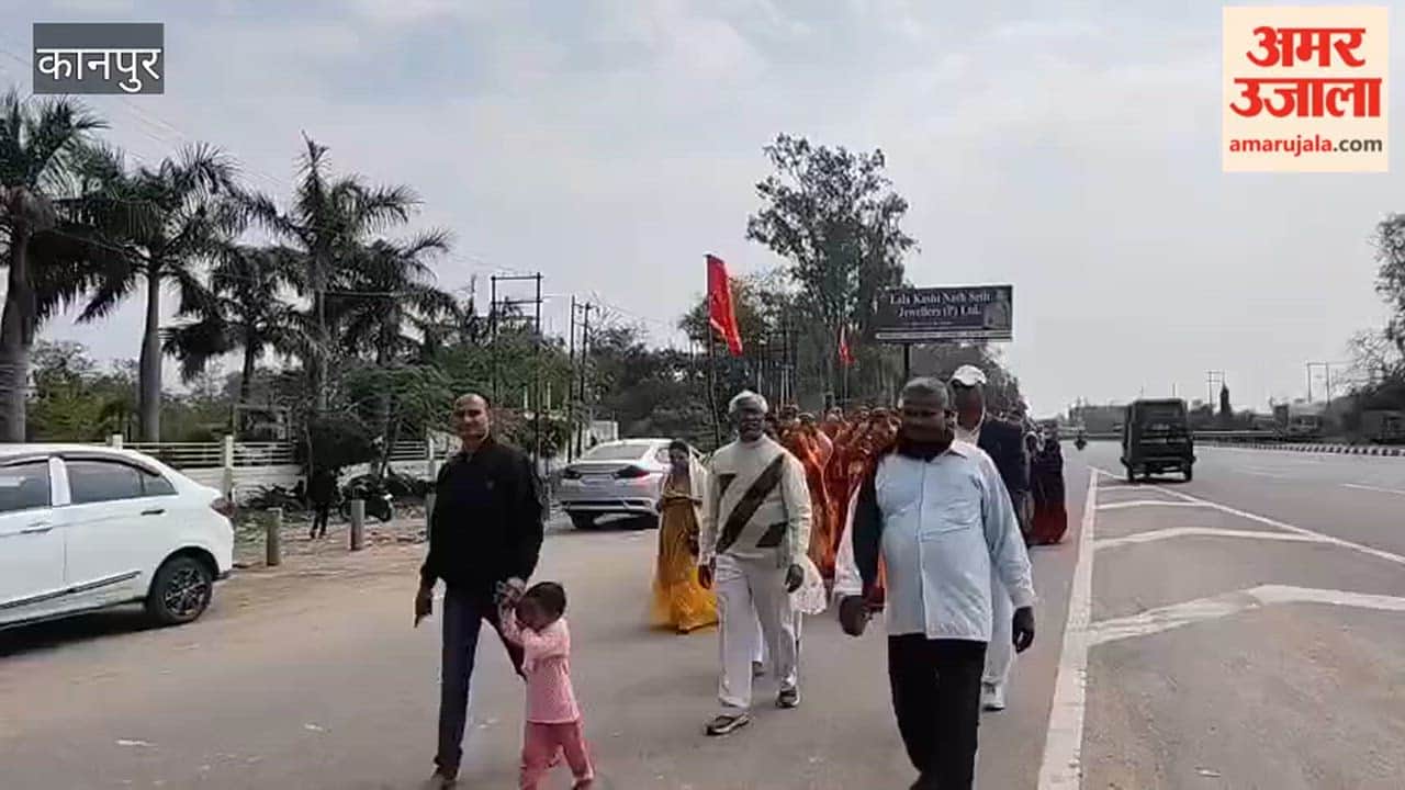 Kanpur: A grand Kalash Yatra was held from the Brahmadev Temple in Maharajpur