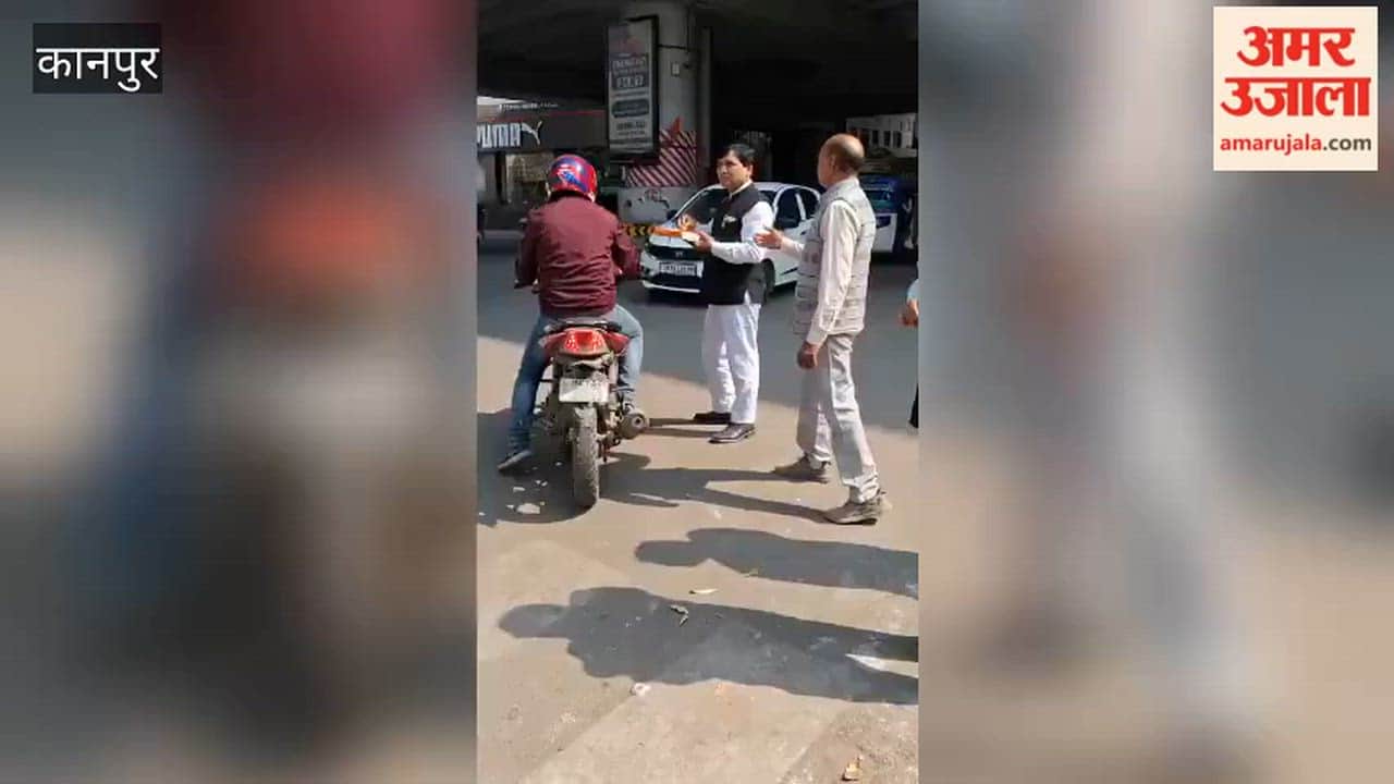 Kanpur: Chhatrapati Shivaji's birth anniversary celebrated, sweets distributed