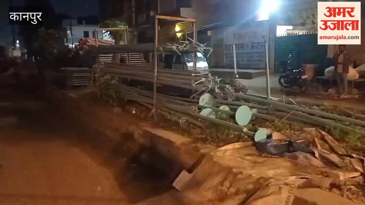 Kanpur: Lodheshwar Temple Road green belt turned into a tent warehouse