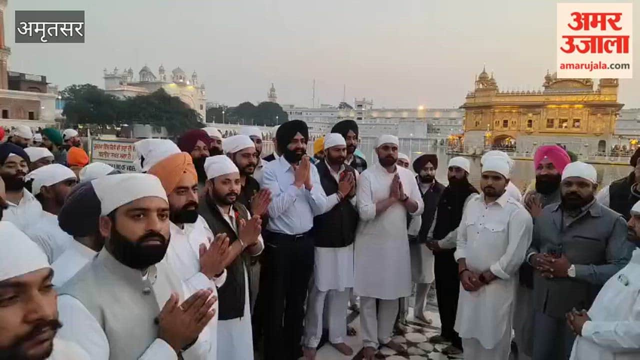 AAP Youth Wing President Parminder Singh Goldy started the Shukrana Yatra by paying obeisance at Sri Harmandir Sahib.