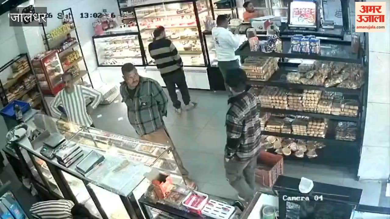 Thief paraded with garland of flowers in Jalandhar