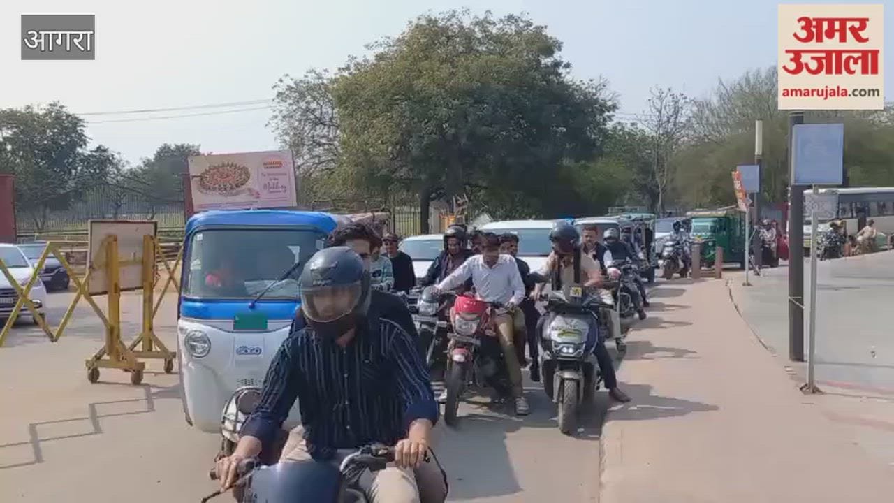 Road Closed Without Notice During Metro Work at Purani Mandi Crossing