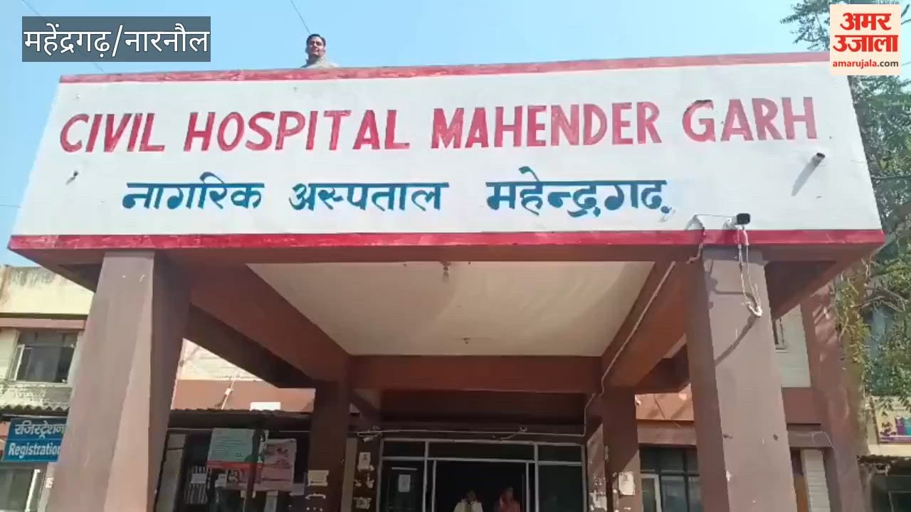 In Mahendragarh, a farmer returning home was crushed by a dumper; villagers blocked the road for half an hour.
