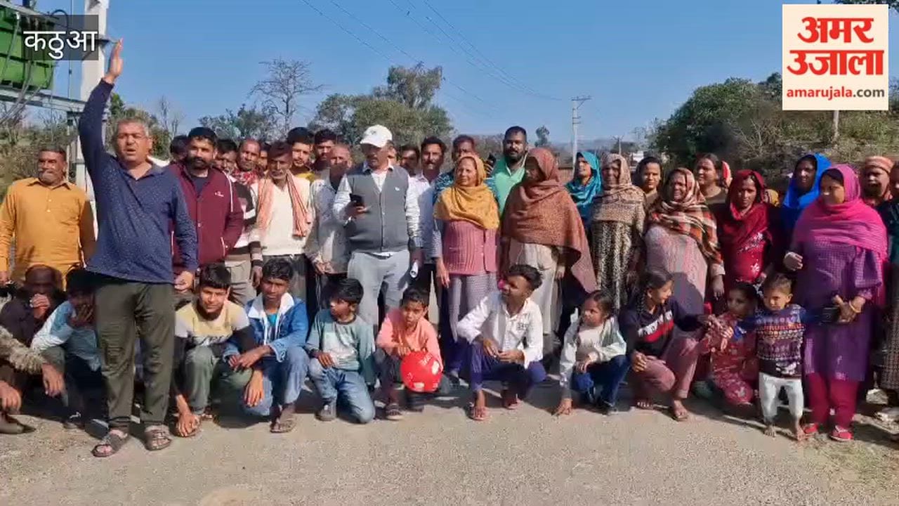 Anger against electricity department in Kathua, protest against disconnection of connections of common people