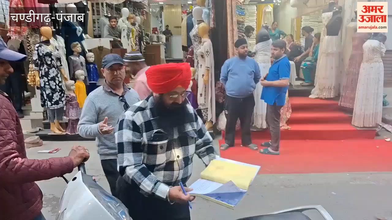 Challans issued to 8 shopkeepers for encroachment in Phagwara markets