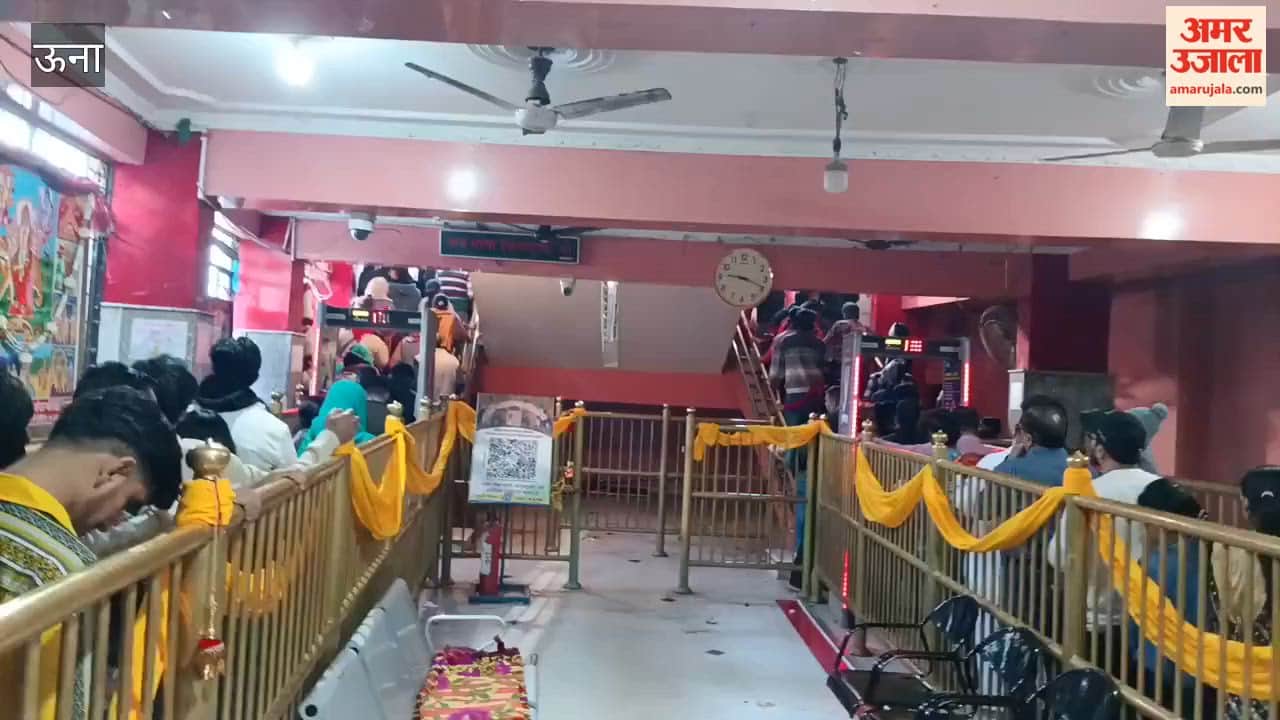 Una Before the Maidi fair, the Maa Chintpurni Darbar became lively, with a huge crowd of devotees gathering on Sunday