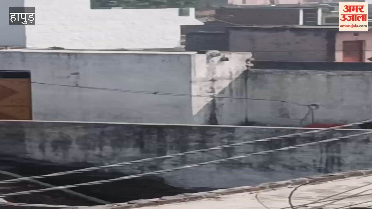 Four people injured in stone pelting on two sides in Garhmukteshwar in hapur