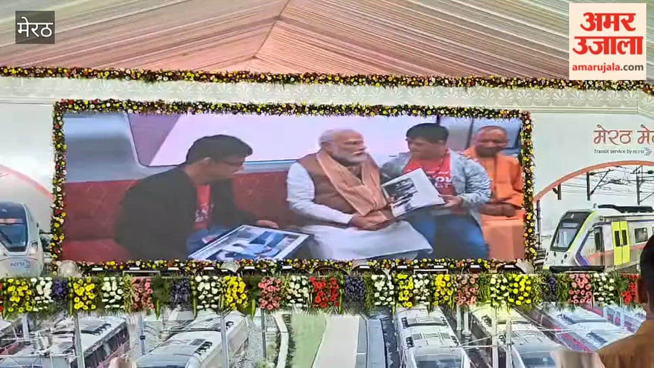 Meerut: 17 people, including school children and MBBS students, travelled with the PM in the Rapid