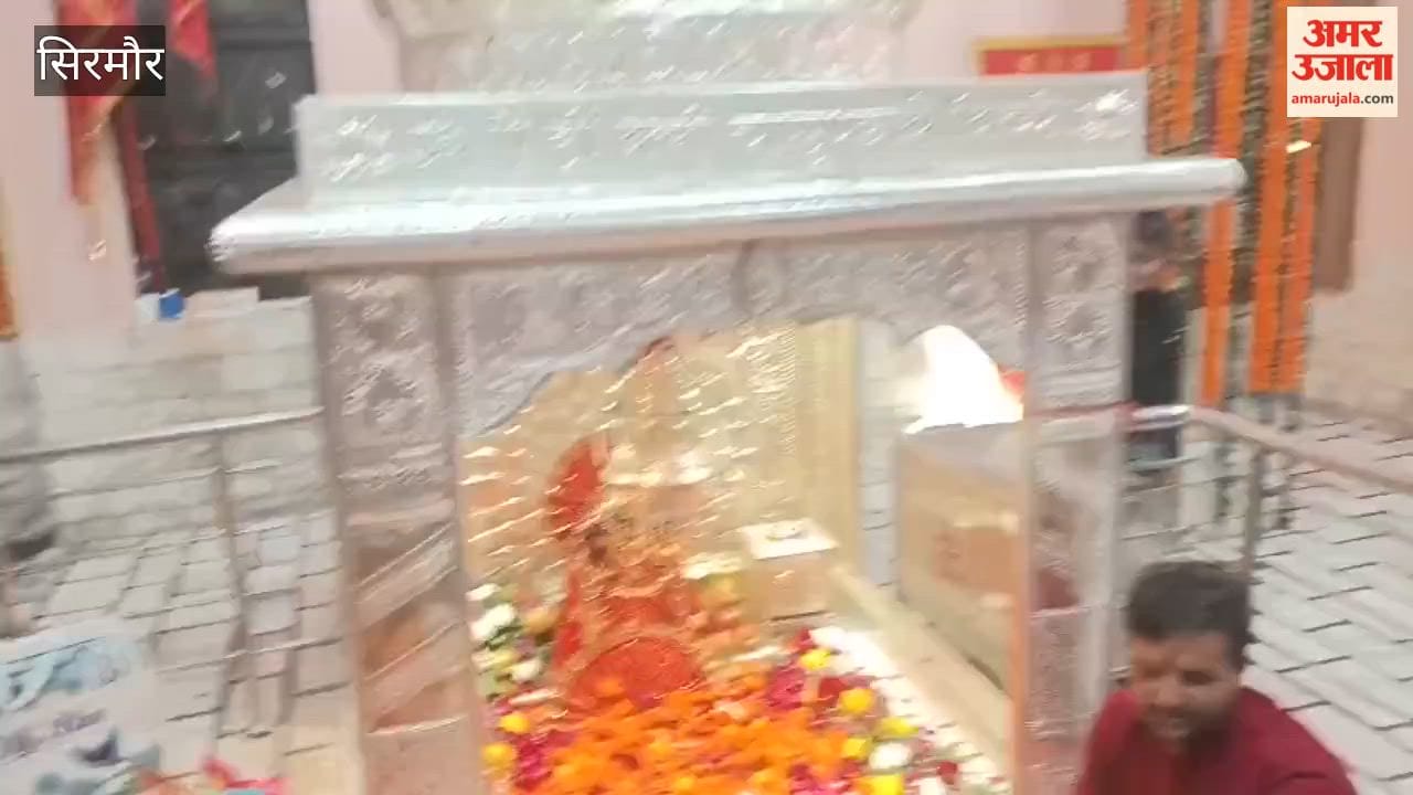 Sirmour Hundreds of people took prasad in the bhandara organized at Kalisthan temple
