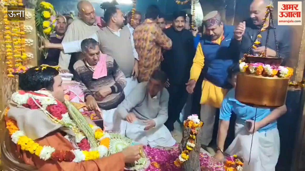 Una Deputy Chief Minister bowed his head at Dera Baba Shri Rudranand Ashram