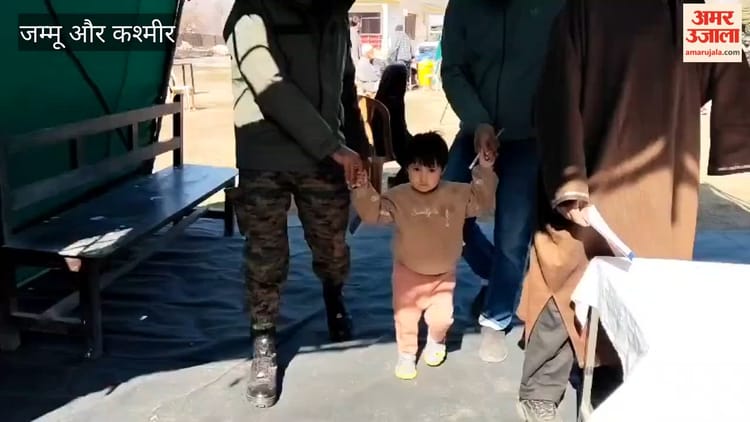 Jammu Kashmir: भारतीय सेना की 1 राइफल्स ने कुलगाम में आयोजित किए मुफ्त मेडिकल कैंप