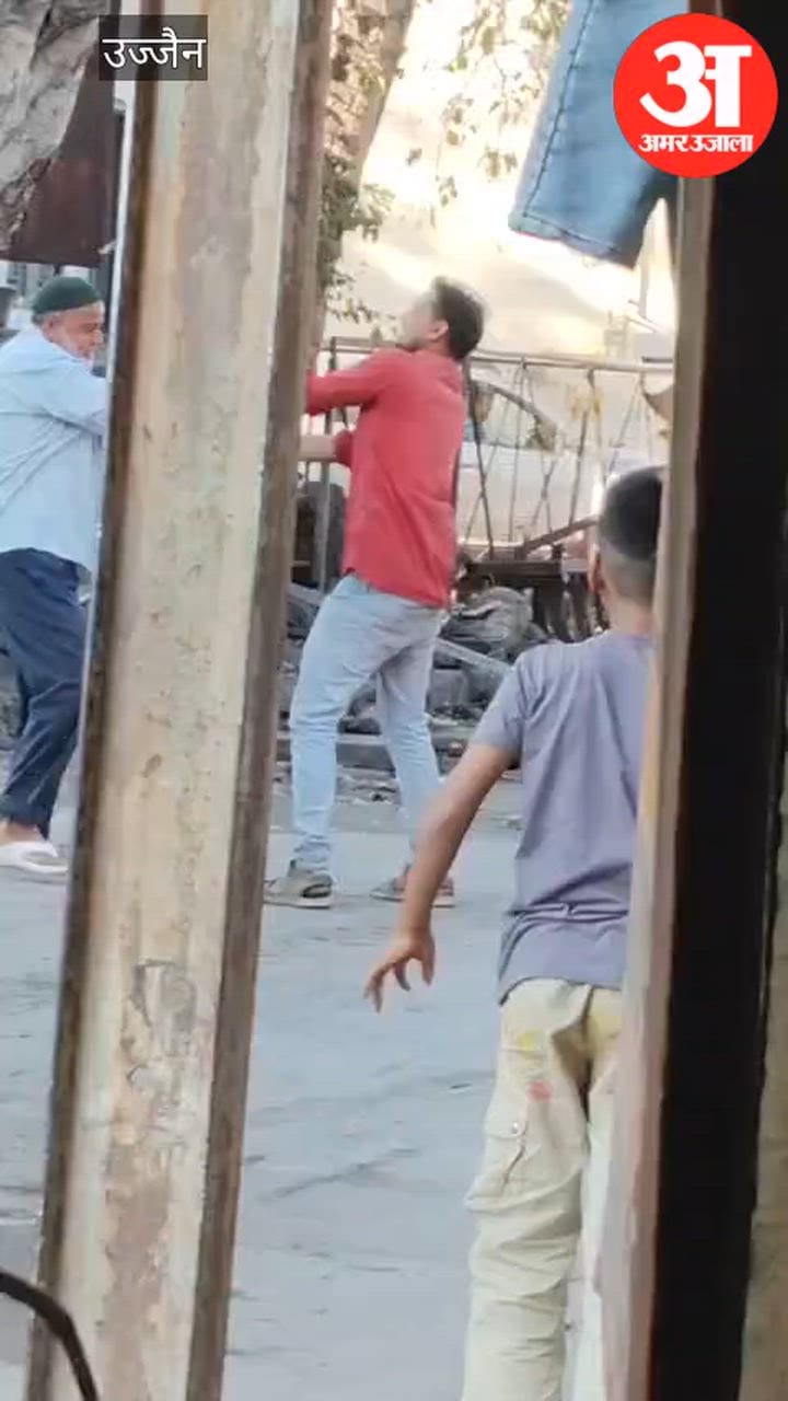 Muslim attacked a Hindu youth belt and shovel dust storm erupted, case registered after video viral