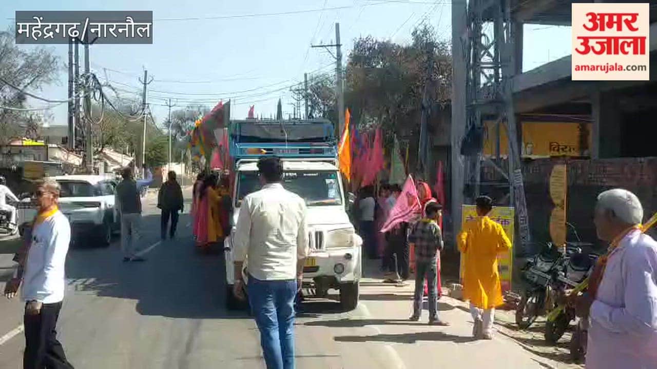 group of dancing and singing women left for Khatu Dham in Narnaul