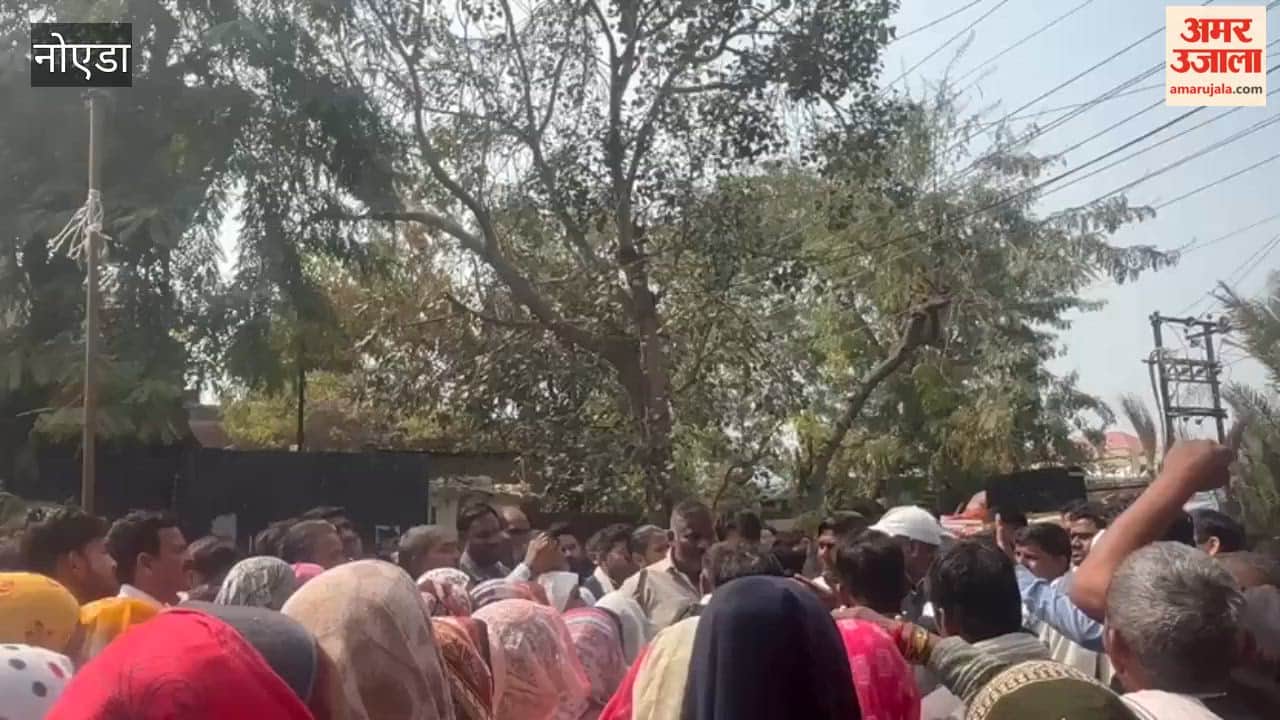 Sanitation workers protest at Noida Authority office