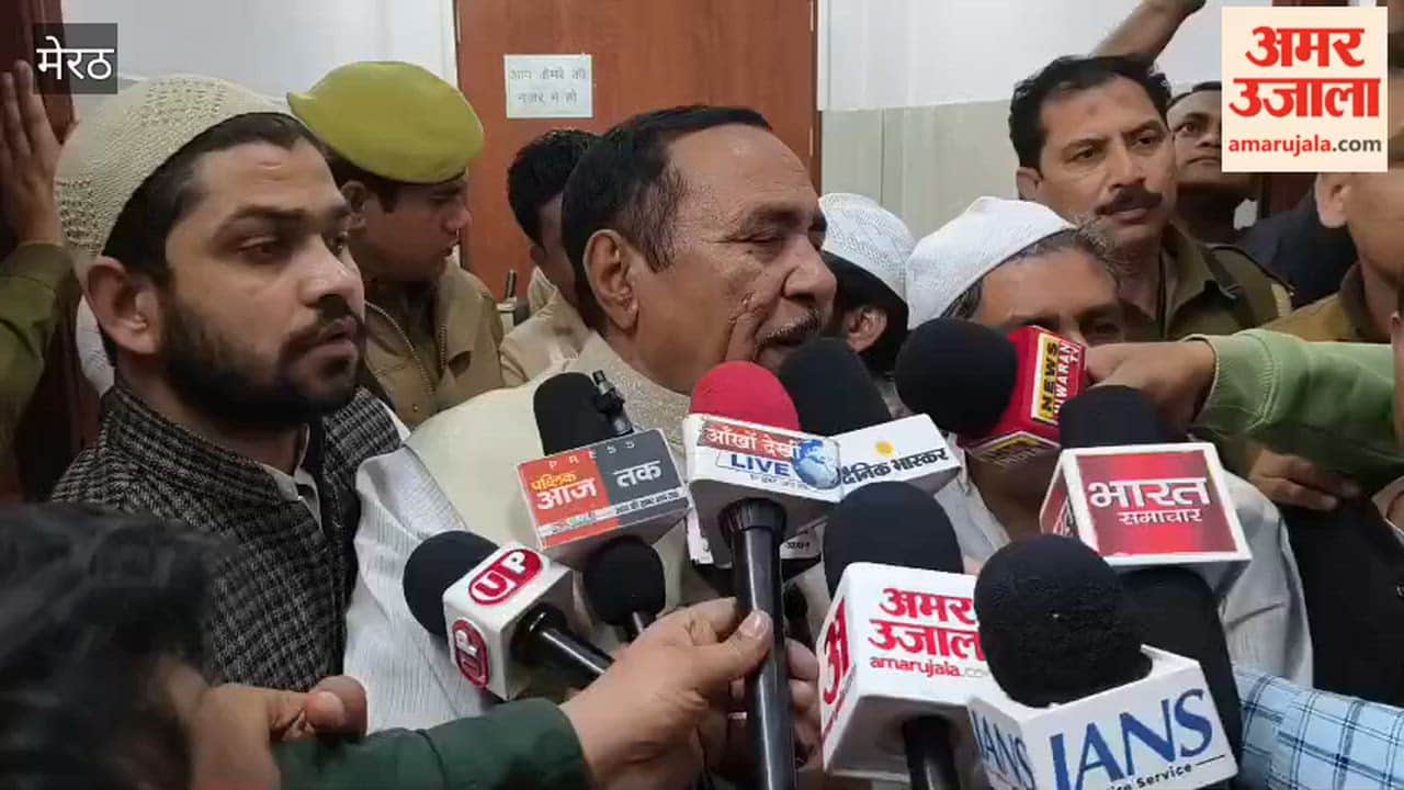 Meerut: Kidwai Nagar 6 people died, Ghulam Mohammad met the victims.