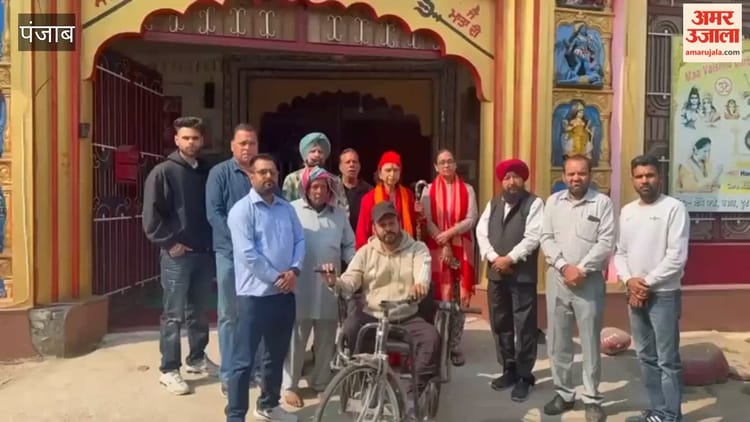 फगवाड़ा की संस्था सर्व नौजवान सभा ने जरूरतमंद को भेंट की ट्राई साइकिल