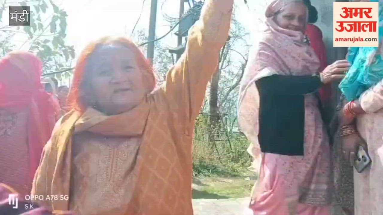 Mandi Strong opposition to smart meters, women raised slogans in Bharadpatt, electricity board employees returned empty-handed