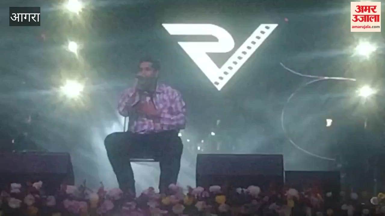 Punjabi singer Parmish Verma performed at Taj Mahotsav