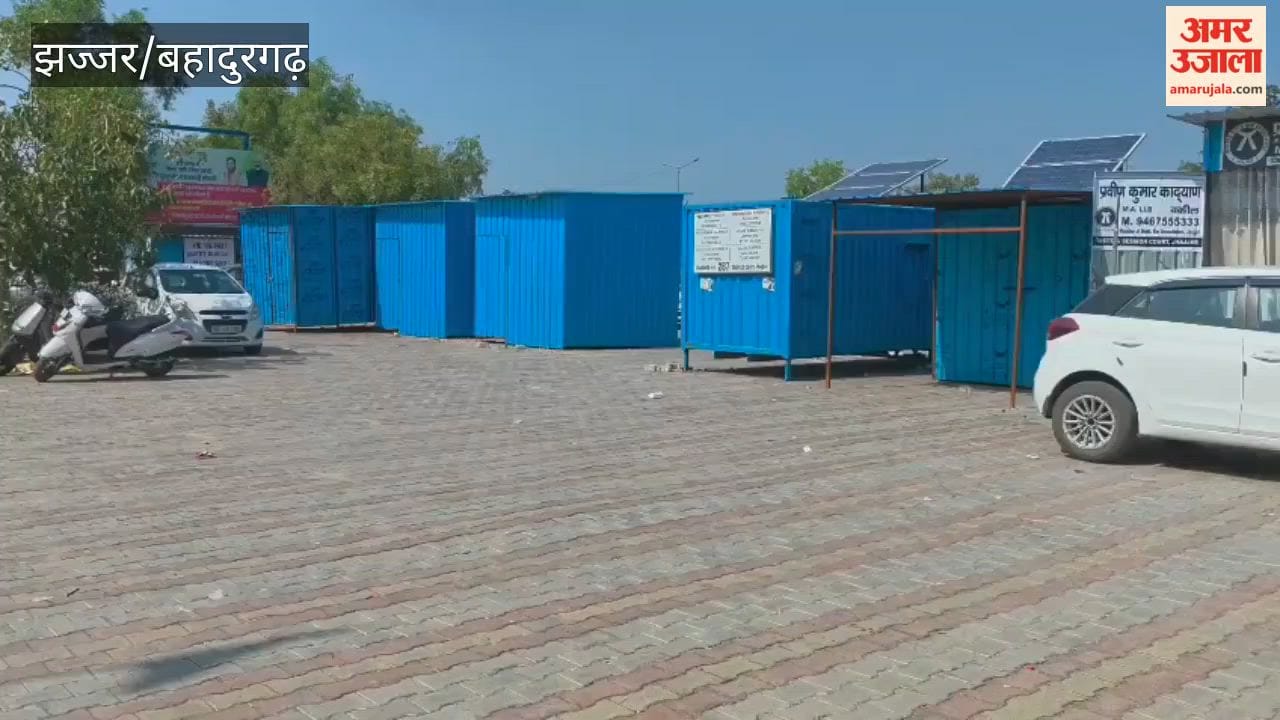 Notice issued for removal of illegal chambers and typists' kiosks in the tehsil premises