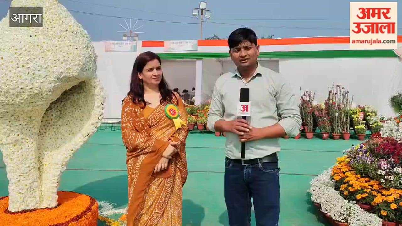 Flower exhibition organised at Taj Mahotsav