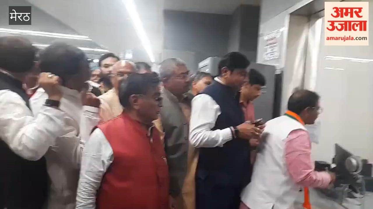 Meerut: Top BJP leaders queued up for metro tickets, enjoyed the journey