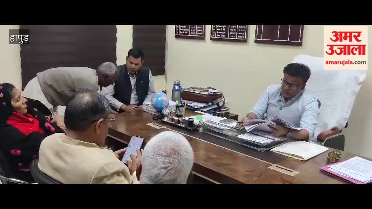 SDM listened to problems of complainants in Garh Tehsil