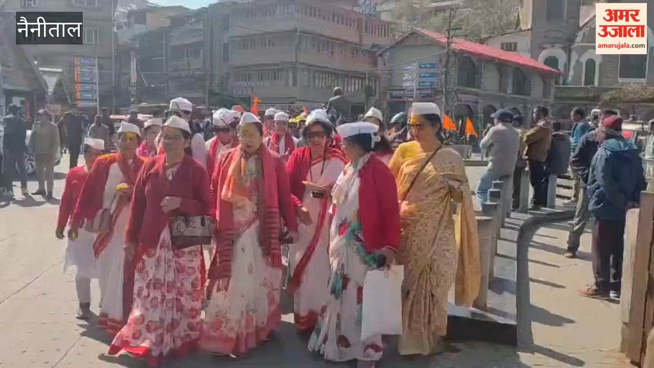 Holi procession marks the beginning of the festival of colours in Nainital