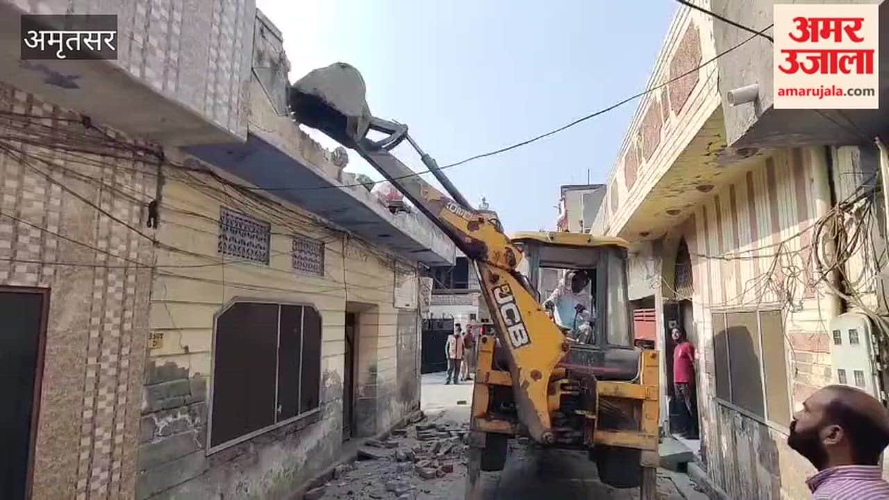 Bulldozers run on drug smugglers' houses in Amritsar