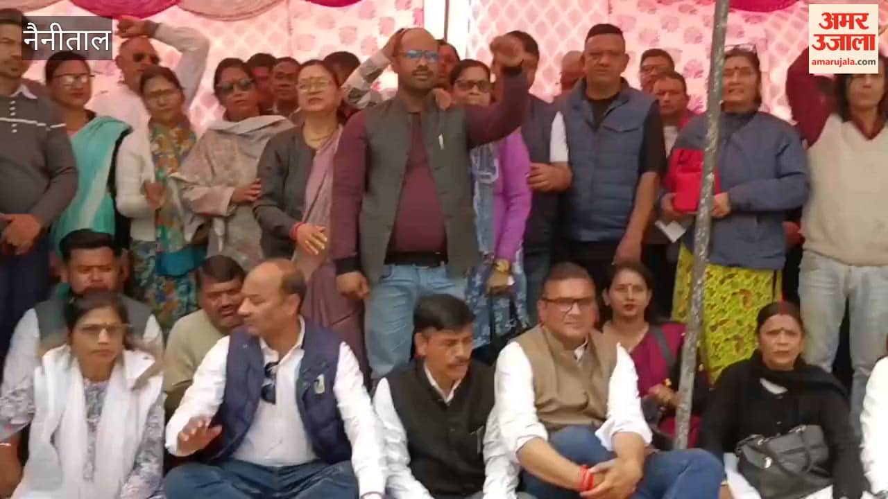 MLA Sumit led a sit-in protest outside the UUSDA office in Haldwani over the Panchkki Road accident