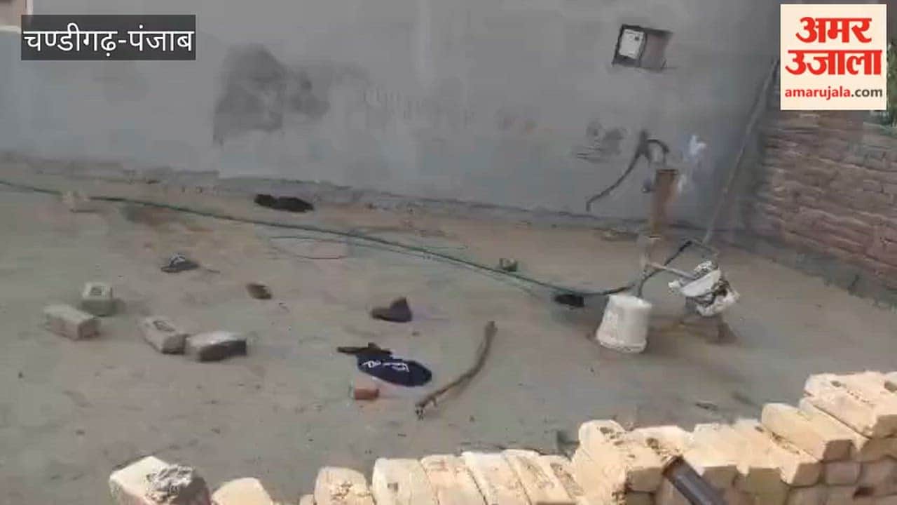 Two groups clashed in Kuti village of Guruharsahai four injured