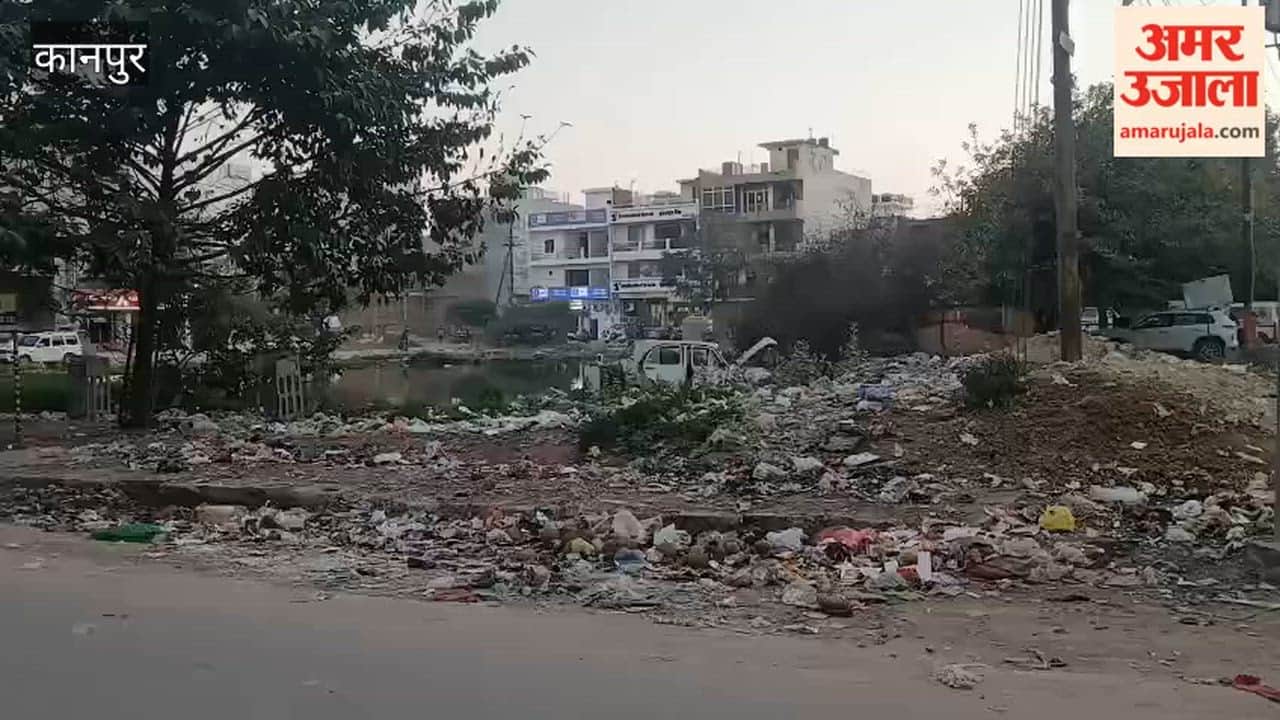 Kanpur: Waterlogging in front of a house on Kalyanpur Naya Shivli Road, risk of disease